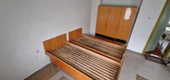 Lit double Mid-Century en bois marron et noir, années 1960, production tchèque