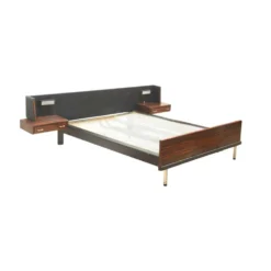 Lit double vintage avec tables de chevet flottantes et éclairage des années 60