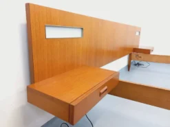 Lit double vintage style scandinave en teck des années 60 avec chevets