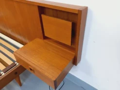Lit double vintage style scandinave en teck des années 60 avec chevets