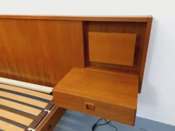 Lit double vintage style scandinave en teck des années 60 avec chevets