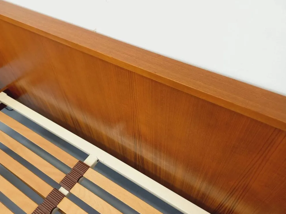 Lit double vintage style scandinave en teck des années 60 avec chevets