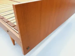 Lit double vintage style scandinave en teck des années 60 avec chevets