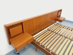 Lit double vintage style scandinave en teck des années 60 avec chevets