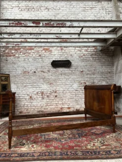 Lit en acajou d’époque directoire XVIII eme siècle