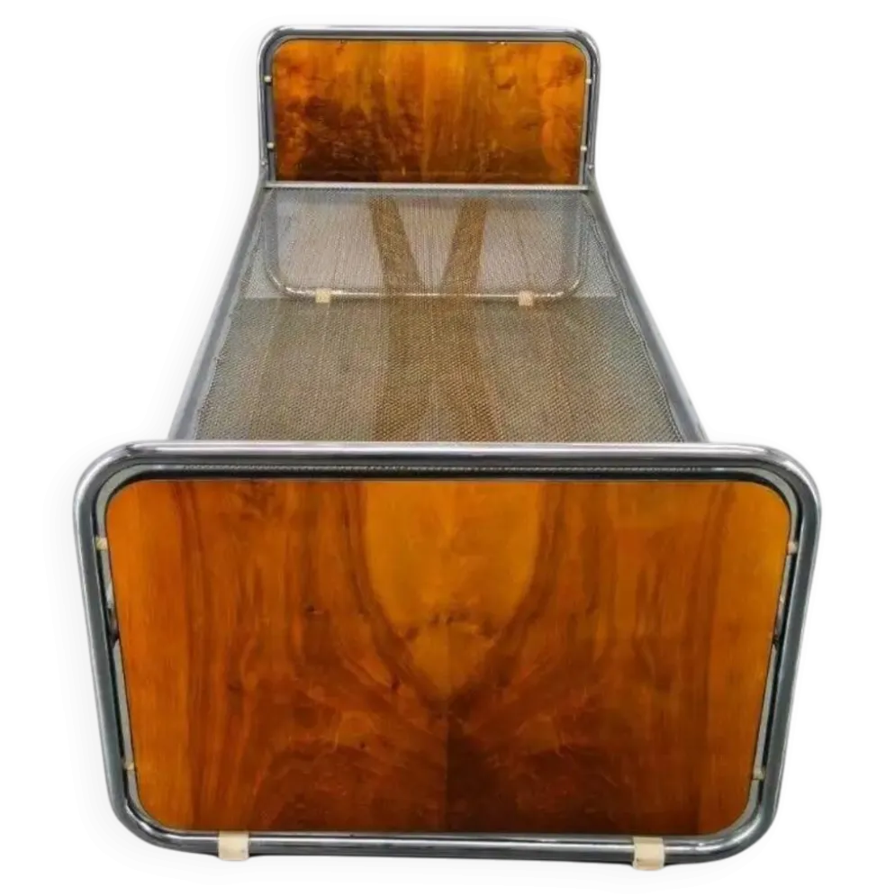 Lit en acier tubulaire Bauhaus avec panneaux en placage de noyer, années 1930