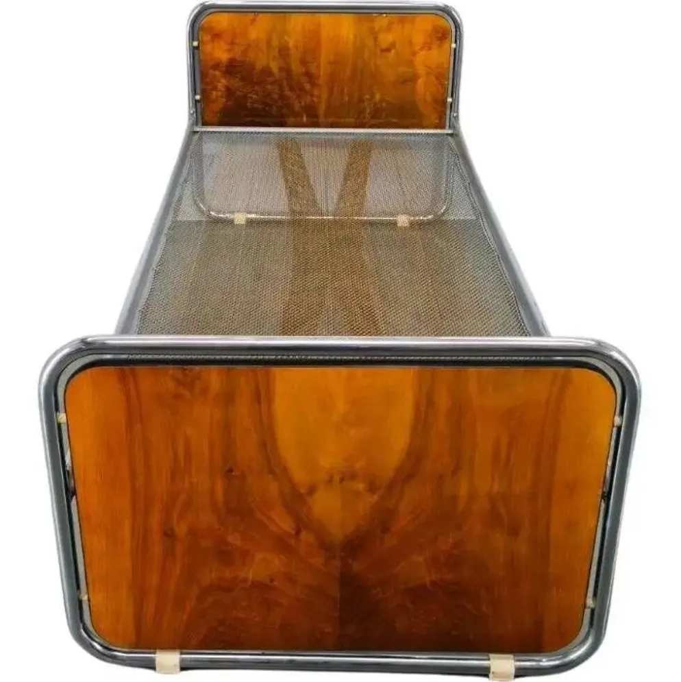 Lit en acier tubulaire Bauhaus avec panneaux en placage de noyer, années 1930