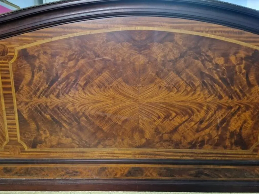 Lit en bois de placage marqueté style Louis XVI, François Linke (1855-1943)
