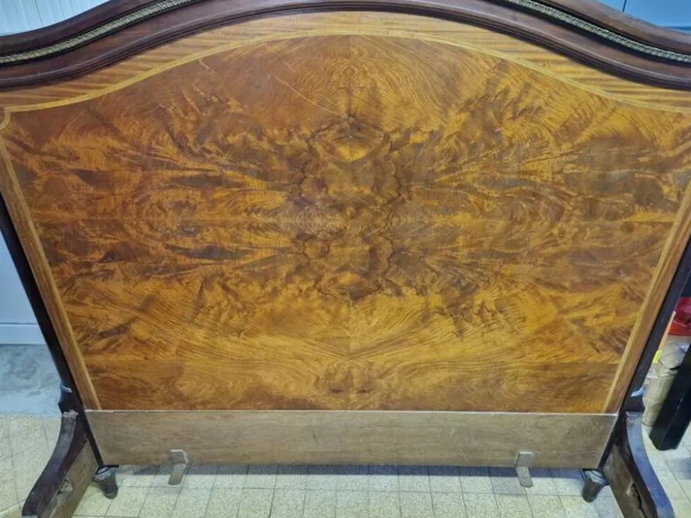 Lit en bois de placage marqueté style Louis XVI, François Linke (1855-1943)