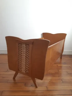 Lit en bois et rotin vintage
