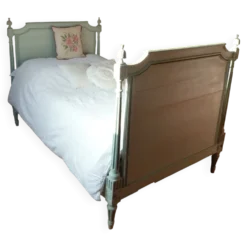Lit en bois une place - époque Louis XVI