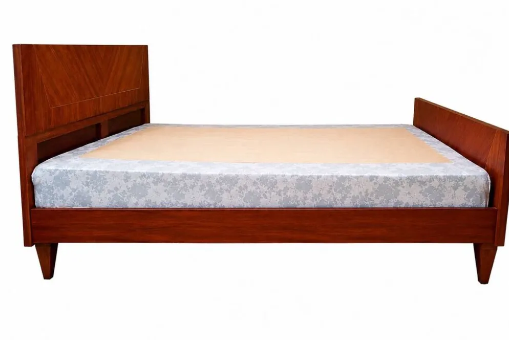 Lit en bois verni avec sommier
