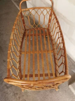 Lit enfant, bébé vintage en rotin