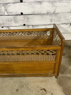 Lit enfant en bois et osier année 50 60