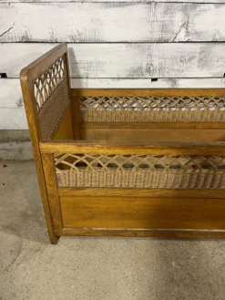 Lit enfant en bois et osier année 50 60
