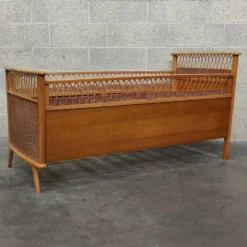 Lit enfant en rotin et bois année 70