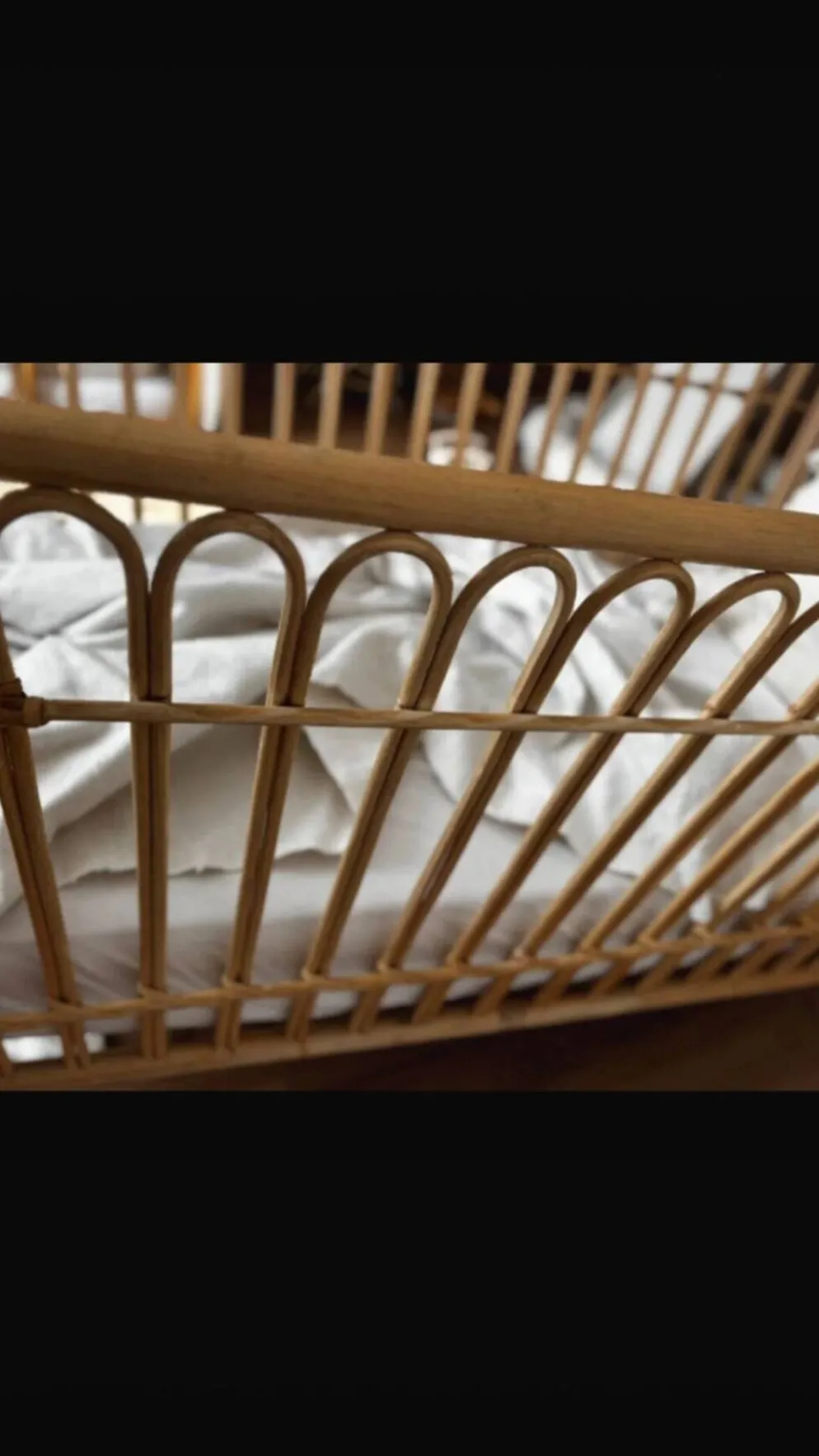 Lit enfant en rotin Saudaura fait main – matelas Zara Home inclus