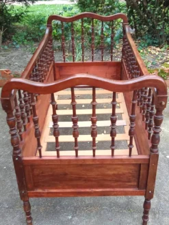 Lit enfant merisier vintage