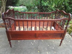Lit enfant merisier vintage