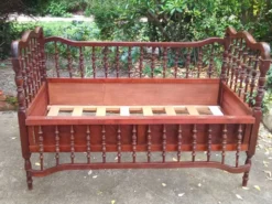 Lit enfant merisier vintage
