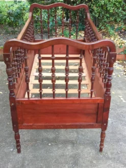Lit enfant merisier vintage