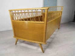 Lit enfant rotin vintage