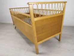 Lit enfant rotin vintage