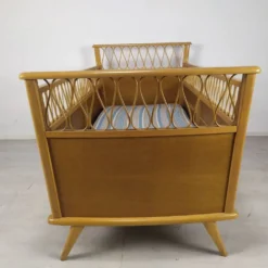 Lit enfant rotin vintage