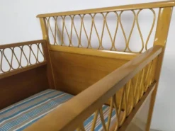 Lit enfant rotin vintage