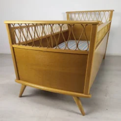 Lit enfant rotin vintage