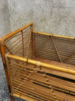 Lit enfant vintage en rotin et bambou – années 70