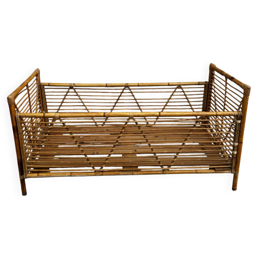 Lit enfant vintage en rotin et bambou – années 70