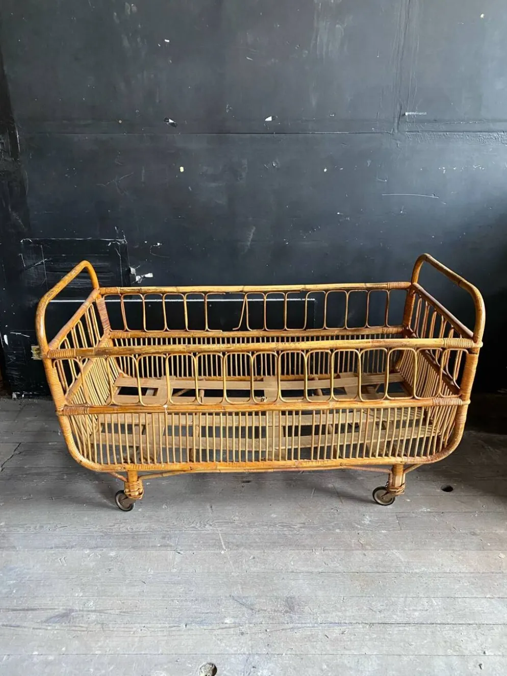 Lit enfant vintage rotin et osier