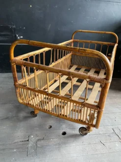 Lit enfant vintage rotin et osier