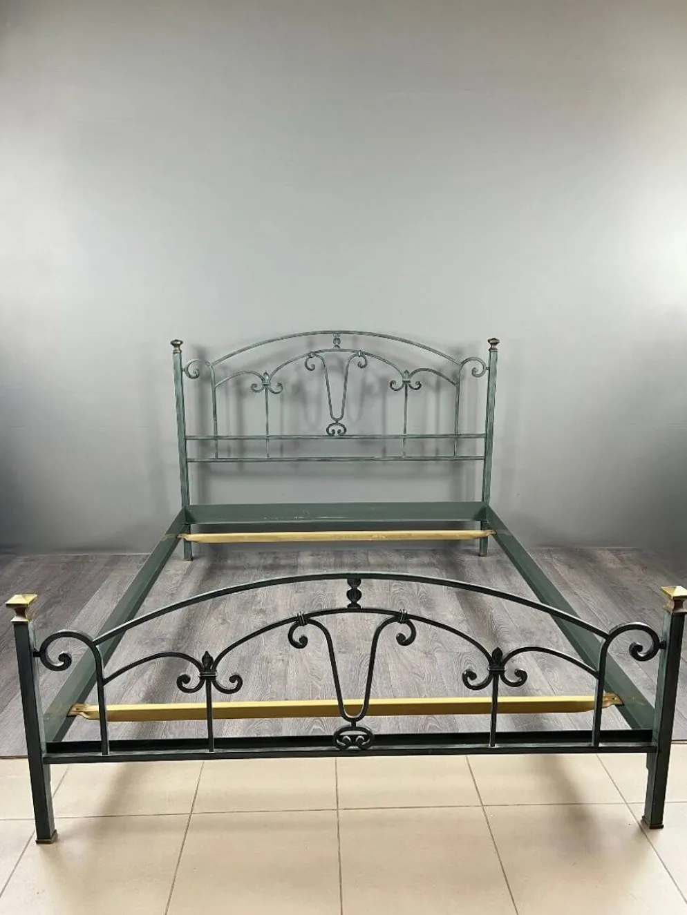 Lit en métal laqué, XXe siècle