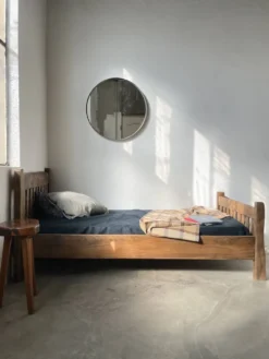 Lit en orme Aranjou brutaliste