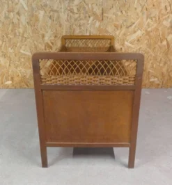 Lit en rotin et bois pieds compas enfant vintage