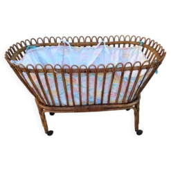 Lit en rotin vintage a roulettes berceau