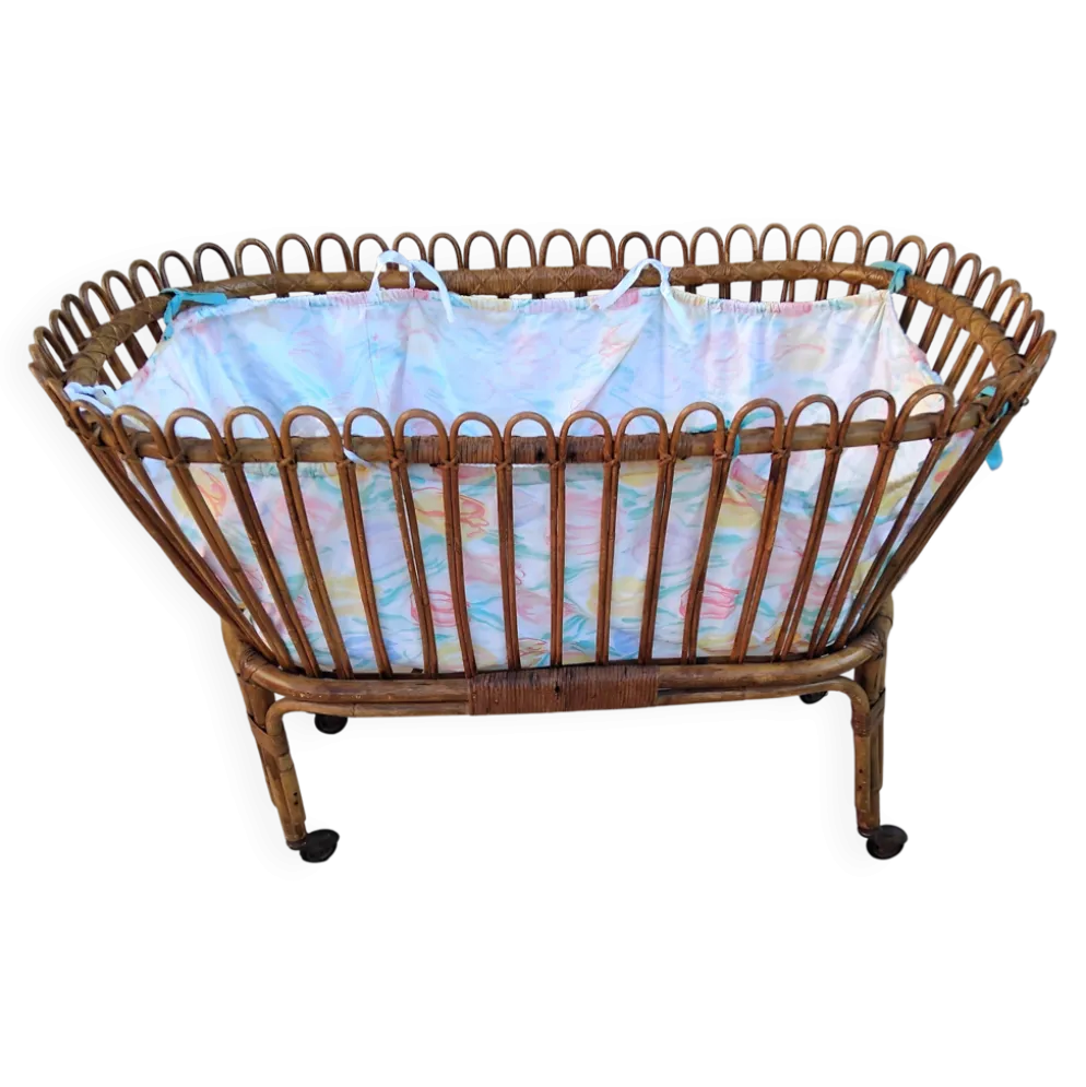 Lit en rotin vintage a roulettes berceau