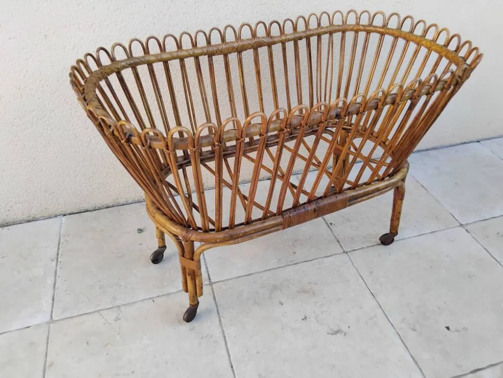 Lit en rotin vintage a roulettes berceau