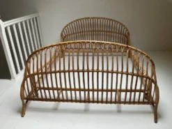 Lit en rotin vintage , matelas 140x190