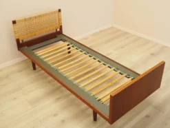 Lit en teck, design danois, années 1960, designer : Hans J. Wegner, fabricant : Get