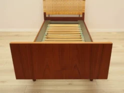 Lit en teck, design danois, années 1960, designer : Hans J. Wegner, fabricant : Get