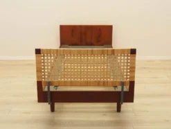 Lit en teck, design danois, années 1960, designer : Hans J. Wegner, fabricant : Get