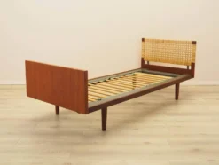 Lit en teck, design danois, années 1960, designer : Hans J. Wegner, fabricant : Get
