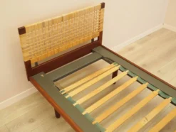 Lit en teck, design danois, années 1960, designer : Hans J. Wegner, fabricant : Get