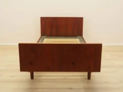 Lit en teck, design danois, années 1960, designer : Hans J. Wegner, fabricant : Get