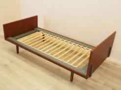 Lit en teck, design danois, années 1960, designer : Hans J. Wegner, fabricant : Get