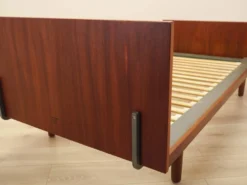 Lit en teck, design danois, années 1960, designer : Hans J. Wegner, fabricant : Get