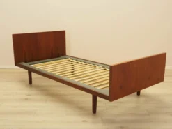 Lit en teck, design danois, années 1960, designer : Hans J. Wegner, fabricant : Get